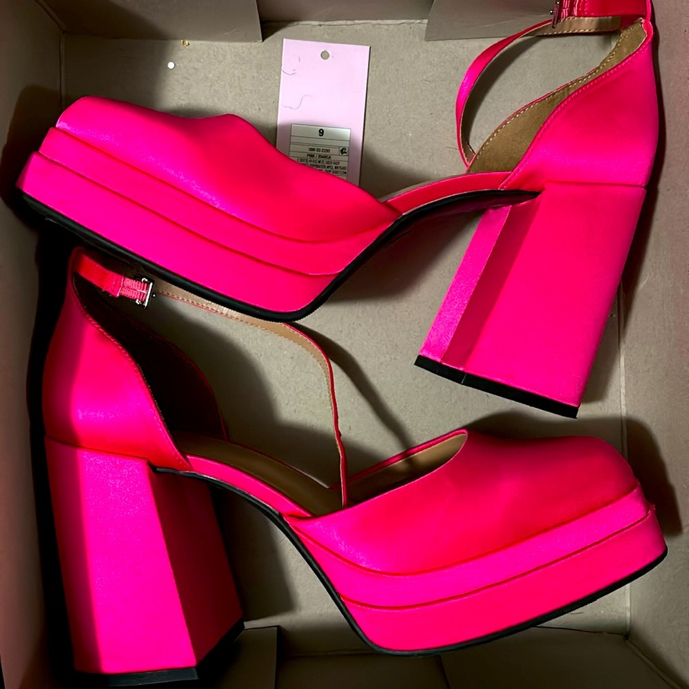 BRAND NEW! Target Brand Wild Fable Hot Pink Heels. Size 9